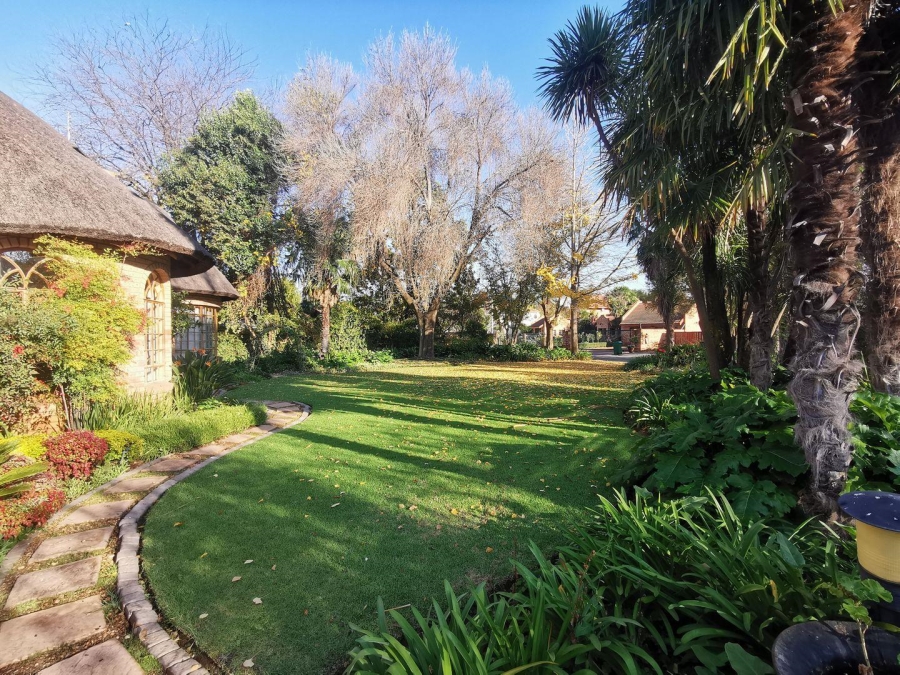5 Bedroom Property for Sale in Mooivallei Park North West